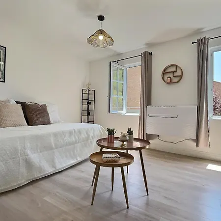 Cathedral View - Downtown - Wifi - Air Conditioning * אלבי